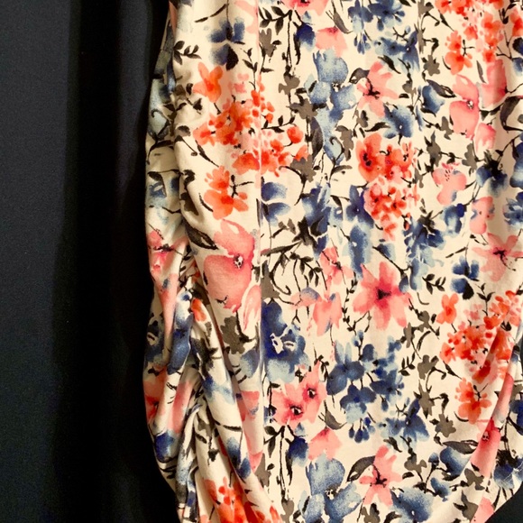 Floral Motherhood Maternity Top - Picture 3 of 8